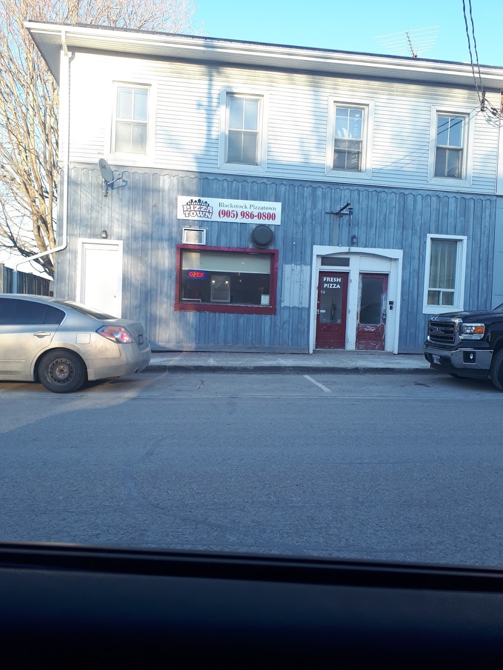 Blackstock Pizzatown | 14011 Old Scugog Rd, Blackstock, ON L0B 1B0, Canada | Phone: (905) 986-0800