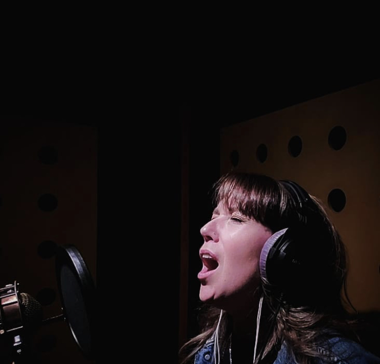 LoQuin Production Studios | 88 Rue Mitchell, Val-des-Monts, QC J8N 7V2, Canada | Phone: (819) 598-3495