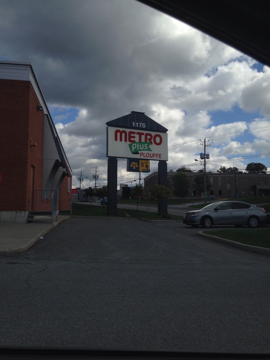 Banque Laurentienne - Guichet | 1175 Rue King E, Sherbrooke, QC J1G 1E6, Canada | Phone: (800) 522-1846