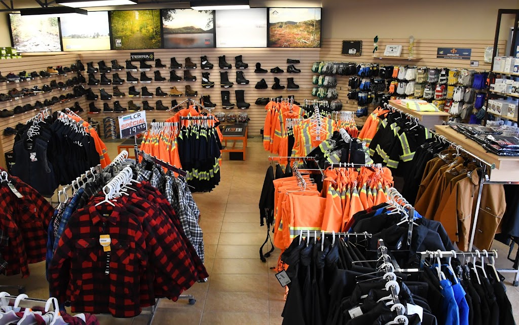 LCR Vêtements et Chaussures | 1915 Bd Talbot, Chicoutimi, QC G7H 7Y4, Canada | Phone: (418) 543-2477