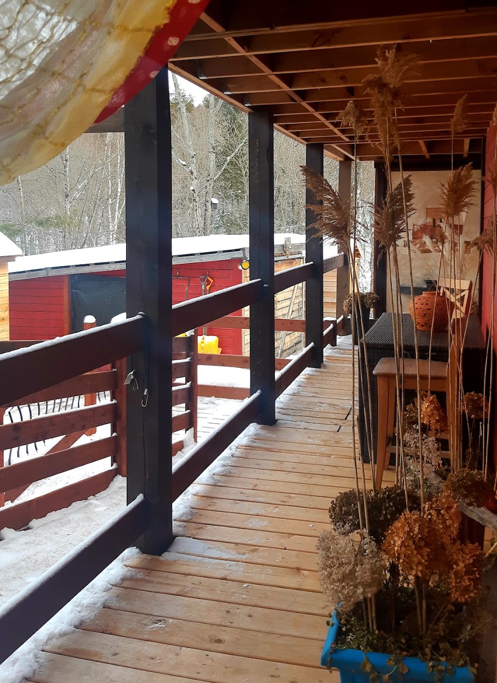 Au Snooze, Micro Spa de la Vallée Pruneau | 435 Chem. de la Vallée, Grandes-Piles, QC G0X 1H0, Canada | Phone: (819) 601-8100