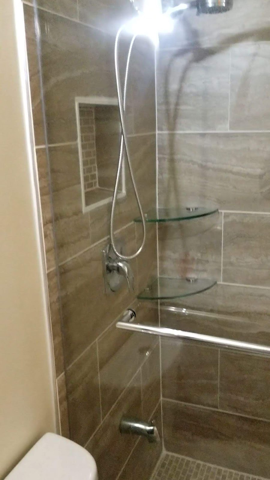 N&L Demo and renovation | 1212 Gloucester Square, Pickering, ON L1V 3P6, Canada | Phone: (647) 220-7212