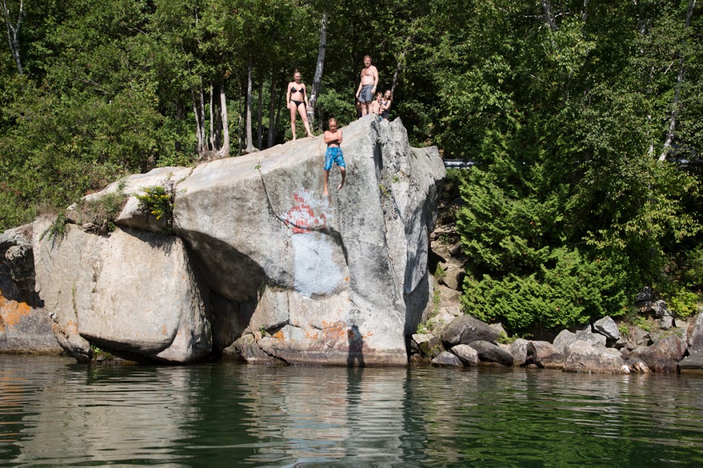The Notch House | 5768 VT-5A, Barton, VT 05822, USA | Phone: (646) 535-9068