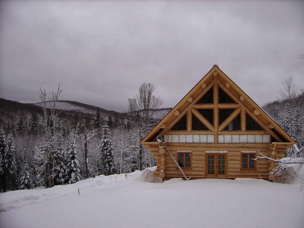 Rembourrage des Pays-dEn-Haut-Upholstery of the north country | 3250 Chemin dEntrelacs, Entrelacs, QC J0T 2E0, Canada | Phone: (450) 228-1459