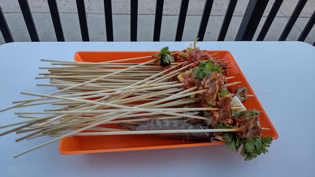Ye Skewers Hot Pot Aurora 三大爷串串香火锅 | 15480 Bayview Ave, Aurora, ON L4G 7J1, Canada | Phone: (905) 503-0201