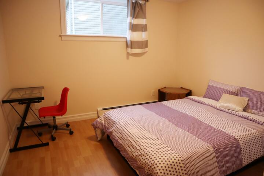 哈法民宿 | 786 Basinview Dr, Bedford, NS B4A 3N4, Canada | Phone: (902) 989-2609