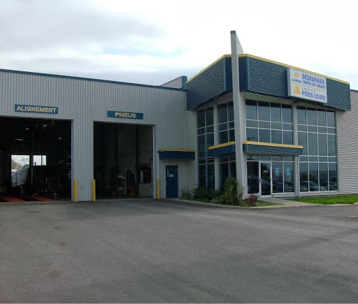 Point S - Desharnais Centre du Camion Rive Sud | 3200 Rue de lEtchemin, Lévis, QC G6W 7X6, Canada | Phone: (418) 837-0986