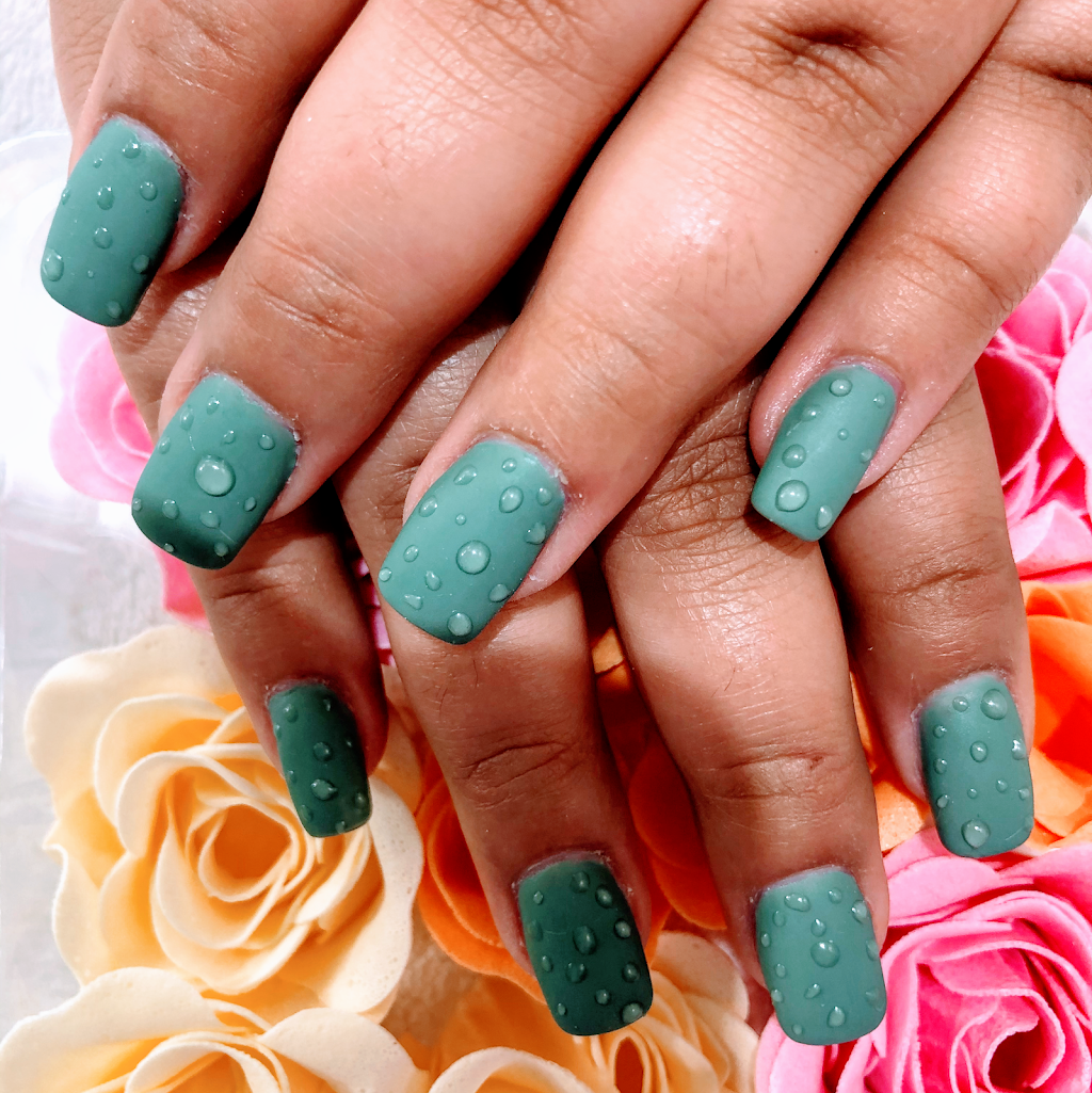 Goldfinger Nails Studio & Spa Ltd. | 8720 Macleod Trail #21, Calgary, AB T2H 0M4, Canada | Phone: (403) 252-5542