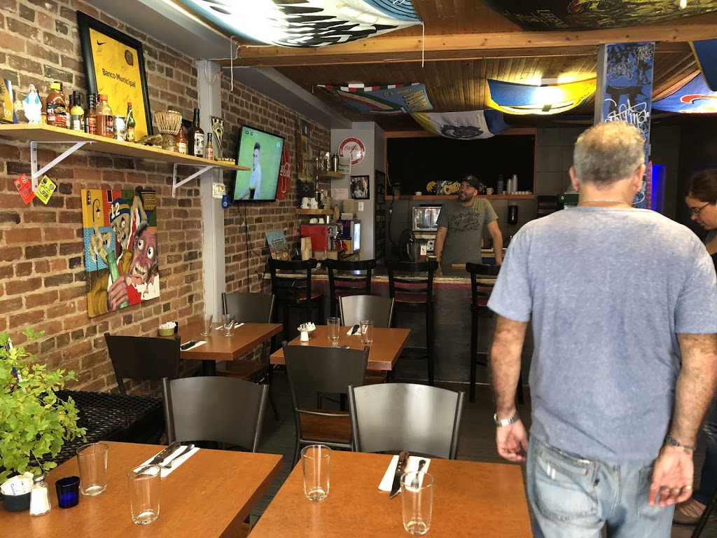 La Cantina 10 | 679 Rue Saint-Jean, Québec, QC G1R 1P7, Canada | Phone: (418) 353-2657