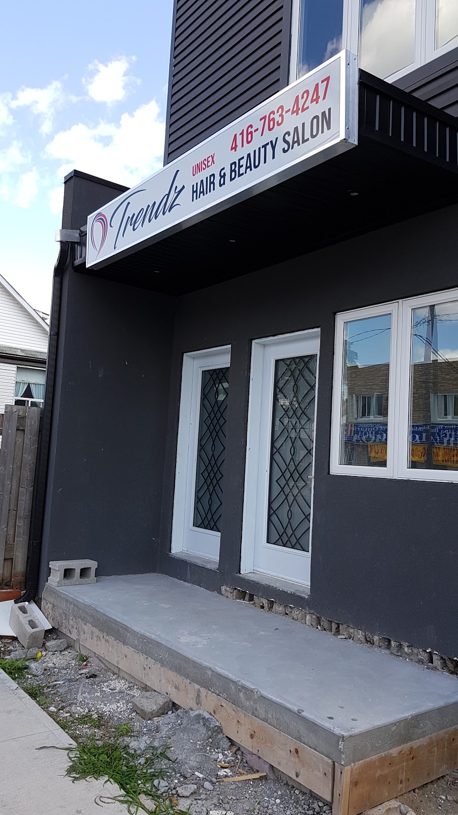 Trendz Hair & Beauty Salon | 715 Jane St, York, ON M6N 4B1, Canada | Phone: (416) 763-4247