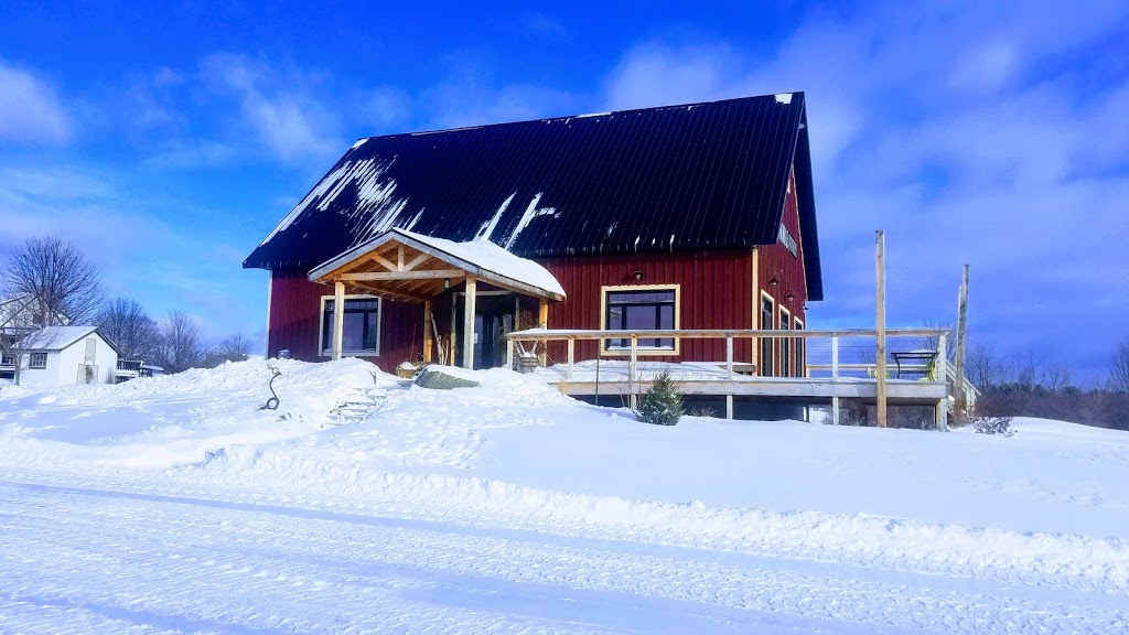 Little Red Wagon Winery / Vignoble Petit Chariot Rouge | 165 Chemin de Calumet O, Shawville, QC J0X 2Y0, Canada | Phone: (819) 744-0842