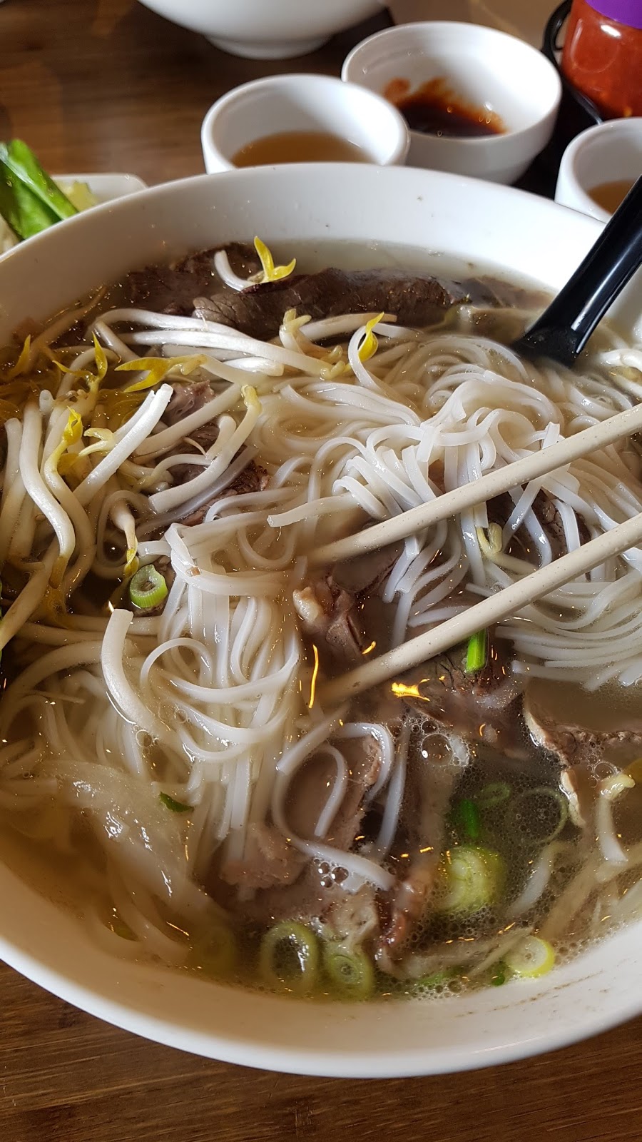 Pho Xin Chao | 7057 Yonge St, Thornhill, ON L3T 2A6, Canada | Phone: (905) 881-8826