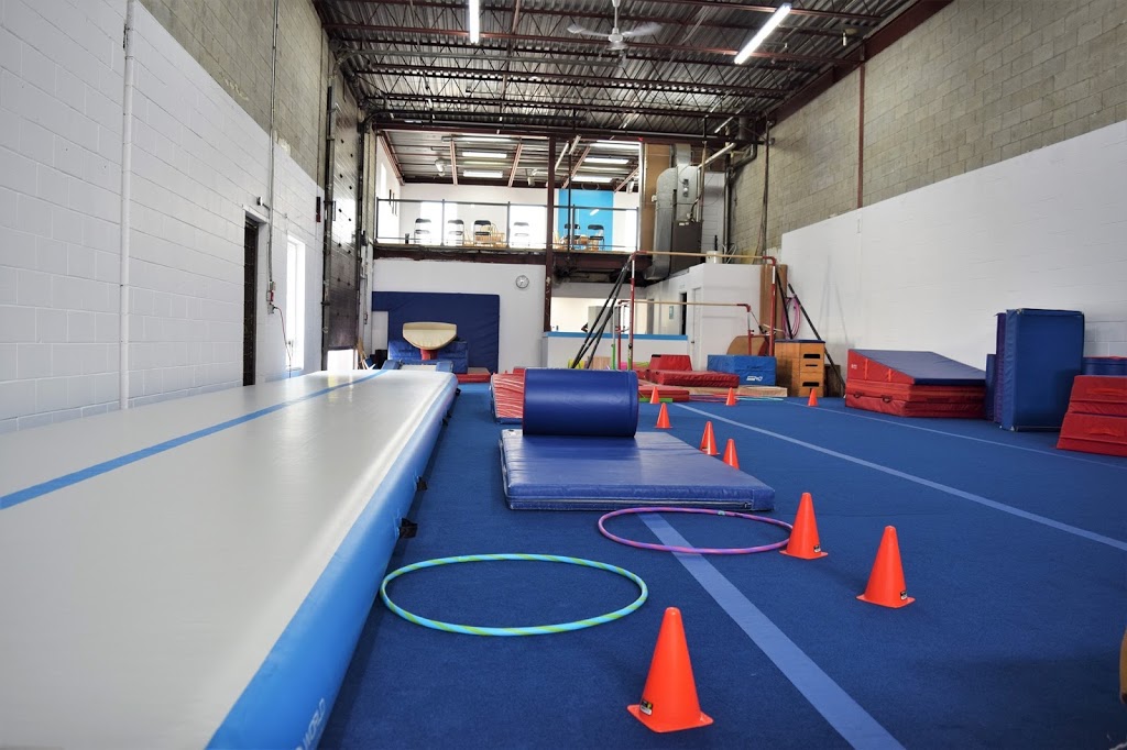 Club Acrobat | 3400 Boulevard Losch #41, Saint-Hubert, QC J3Y 5T6, Canada | Phone: (514) 224-1527