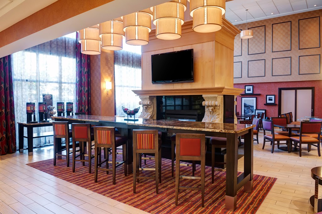 Hampton Inn & Suites by Hilton Langley-Surrey | 19500 Langley Bypass, Surrey, BC V3S 7R2, Canada | Phone: (604) 530-6545