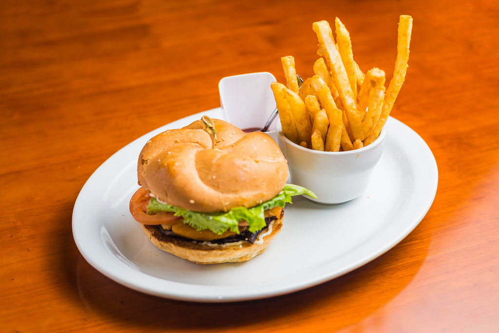DS Classic Grill | 15004 Yellowhead Trail, Edmonton, AB T5V 1A1, Canada | Phone: (780) 540-4500