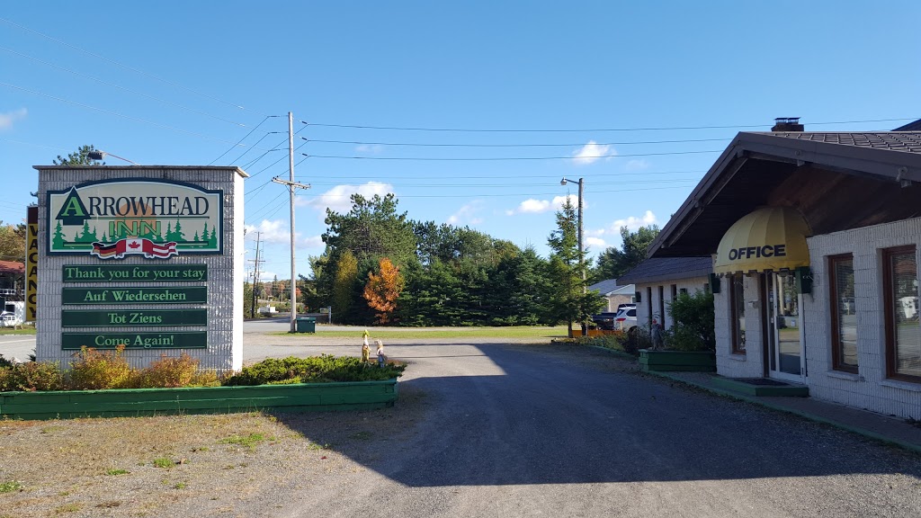 Arrowhead Inn | 210 Arrowhead Park Rd, Huntsville, ON P1H 2J4, Canada | Phone: (705) 789-7307