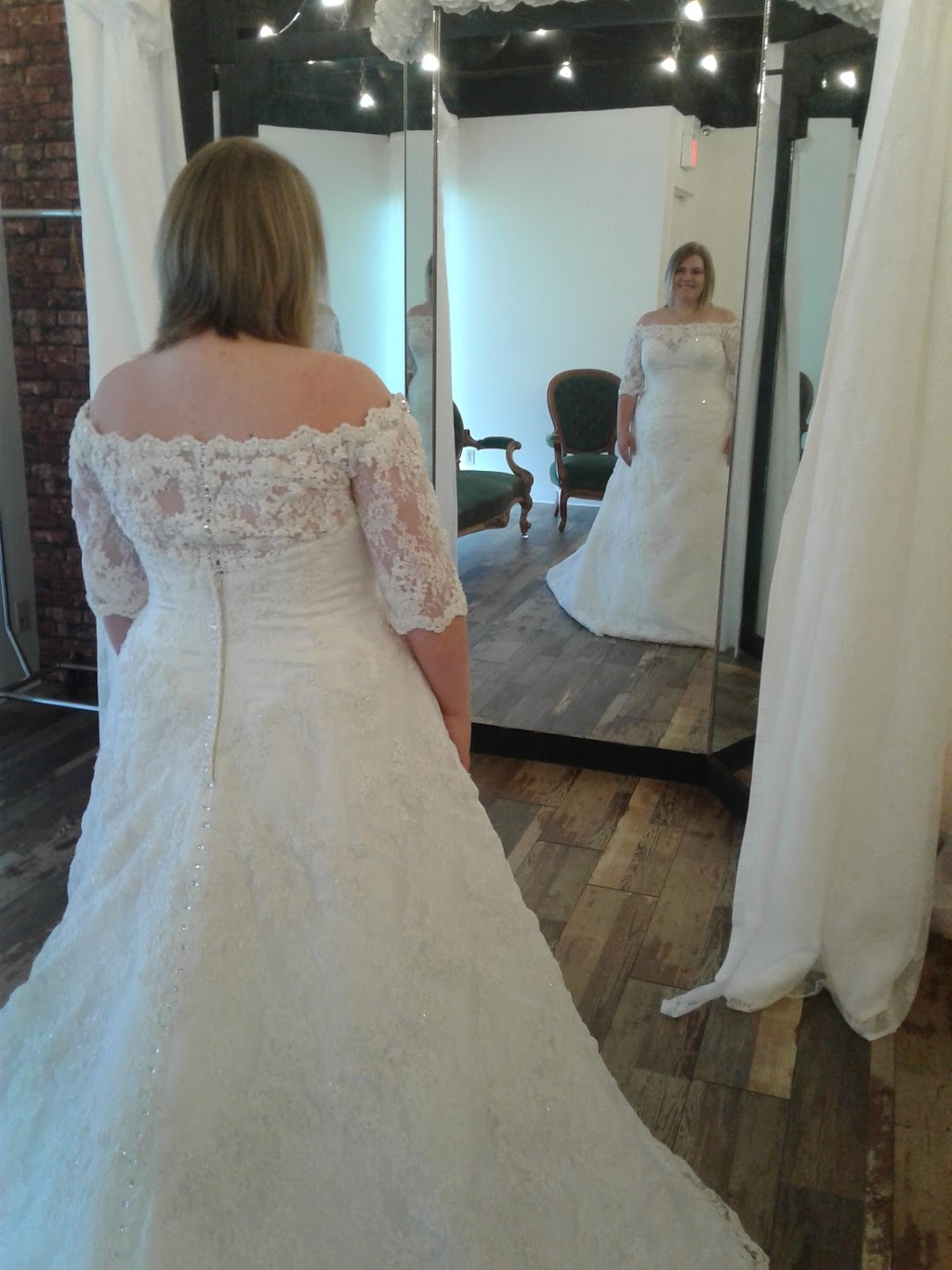 Hourglass Bridal Boutique Inc. | 1A, 215 36 Ave NE #1A, Calgary, AB T2E 2L4, Canada | Phone: (587) 500-3221