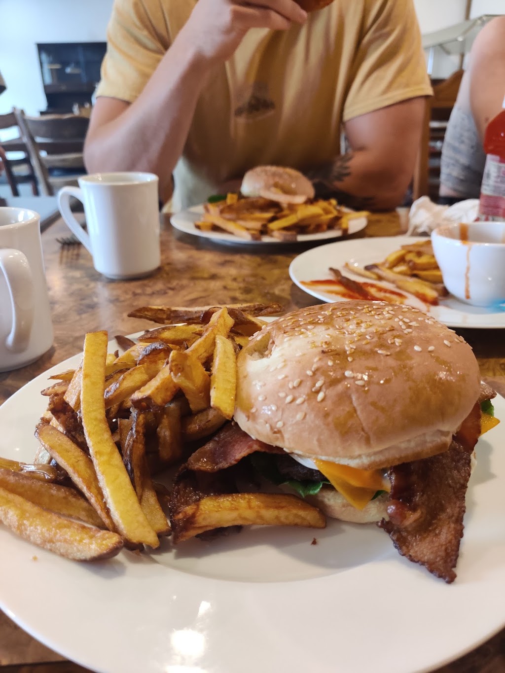 Ashcroft Sams Diner | 202 Brink St, Ashcroft, BC V0K 1A0, Canada | Phone: (250) 457-3510