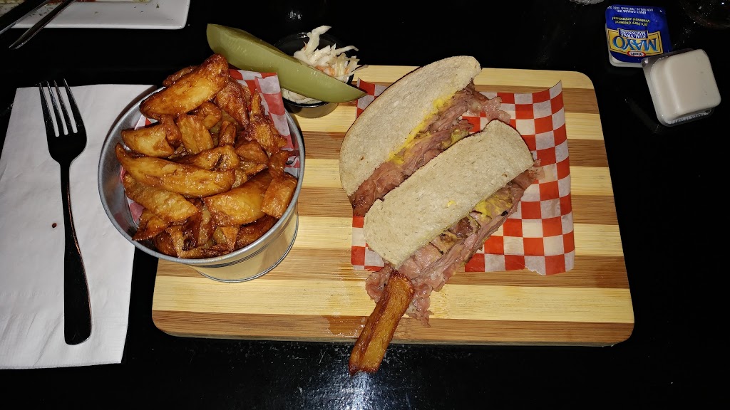 Le Célébrité | 3495 Boulevard Taschereau, Saint-Hubert, QC J4T 2G2, Canada | Phone: (450) 678-5050