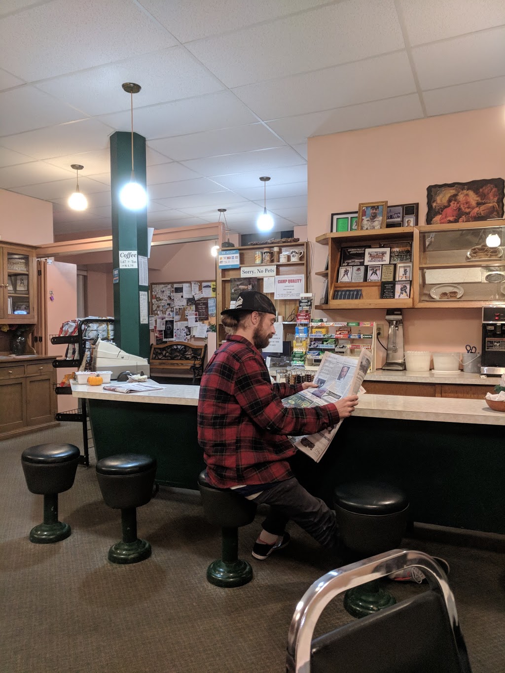 Kakabeka Falls Motor Hotel | 4756 Hwy 11 17, Kakabeka Falls, ON P0T 1W0, Canada | Phone: (807) 473-9211