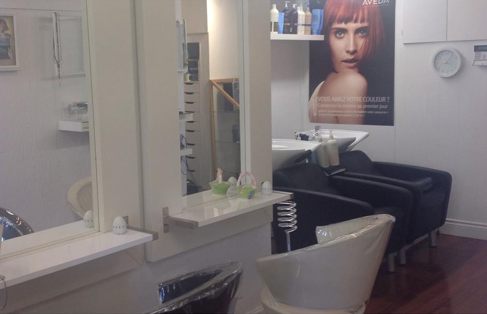 Salon Espa | 306 Chemin du Bord-du-Lac, Pointe-Claire, QC H9S 4L5, Canada | Phone: (514) 783-1717