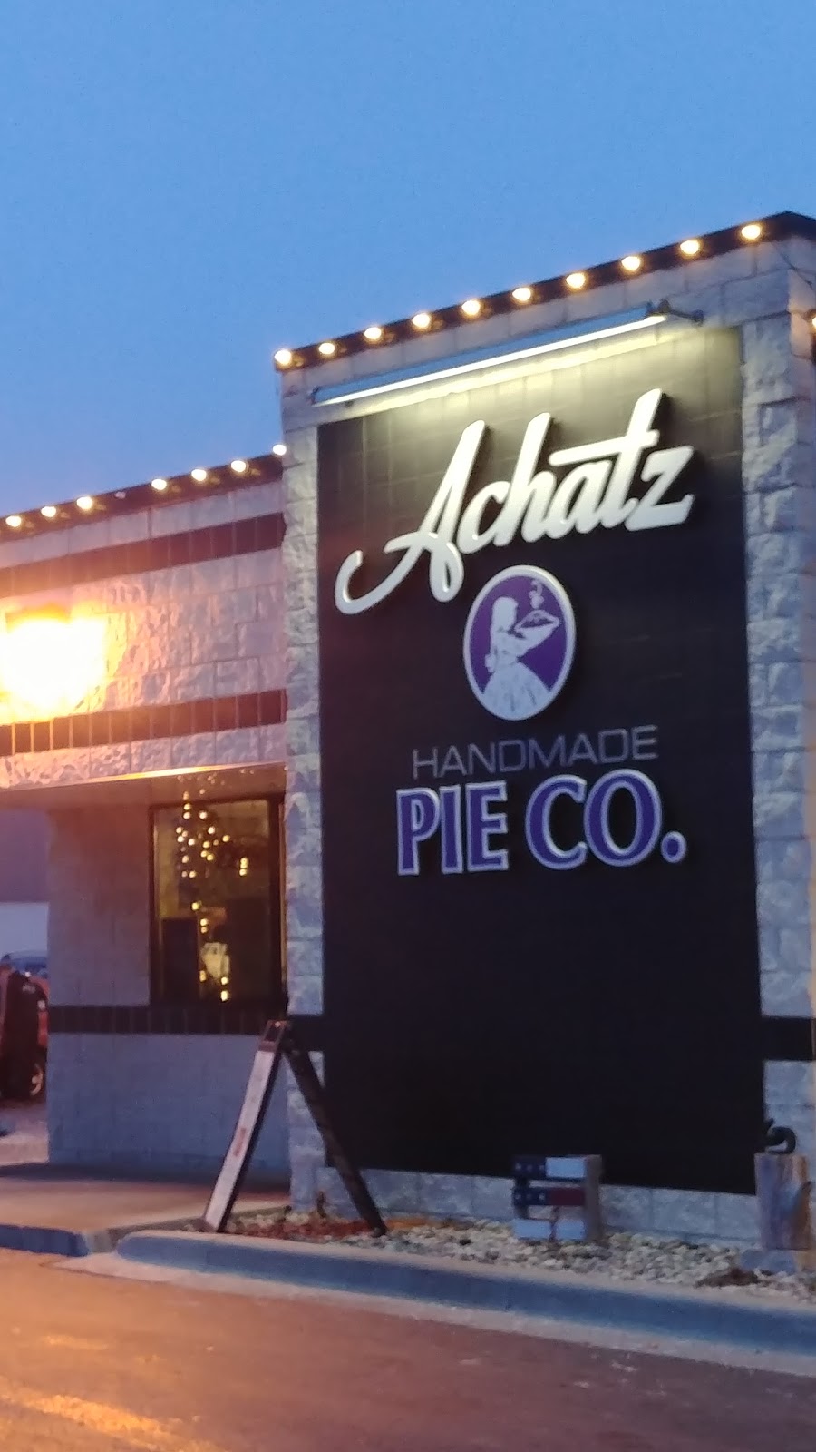 Achatz Handmade Pie Co | 30301 Commerce Blvd, Chesterfield, MI 48051, USA | Phone: (586) 749-2882