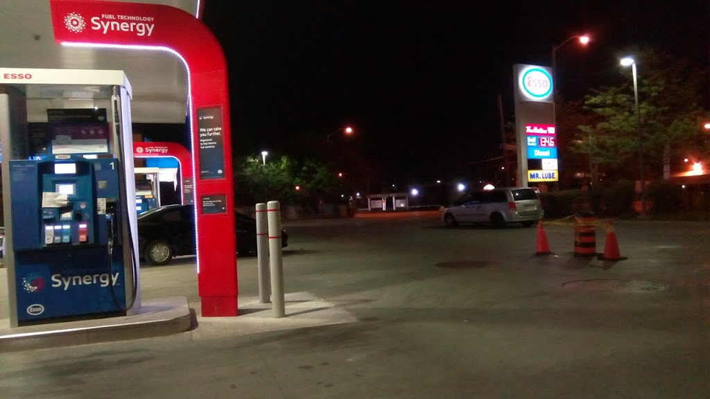 Esso | 7018 Islington Ave, Woodbridge, ON L4L 1V8, Canada | Phone: (905) 265-2422