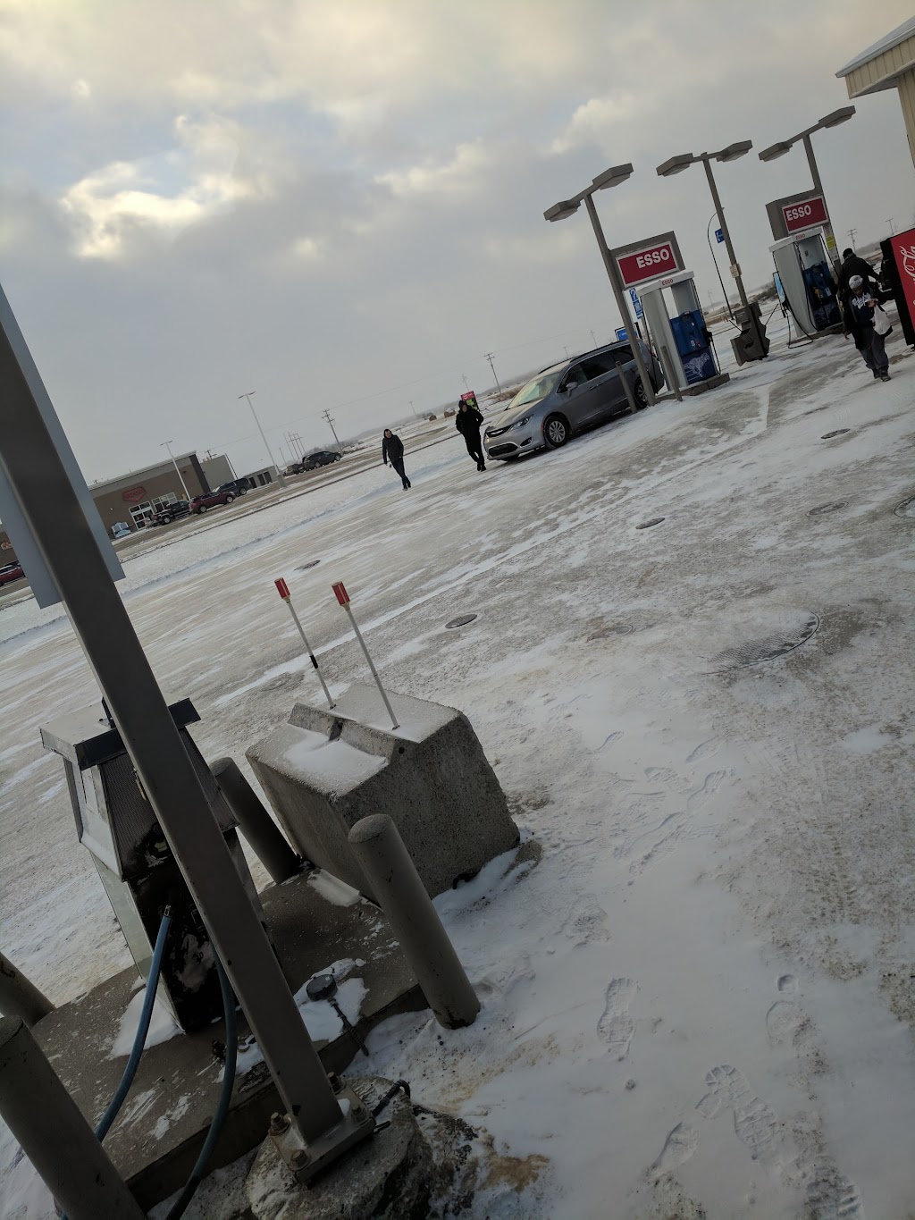 Esso | SK-16, Wynyard, SK S0A 4T0, Canada | Phone: (306) 554-3888