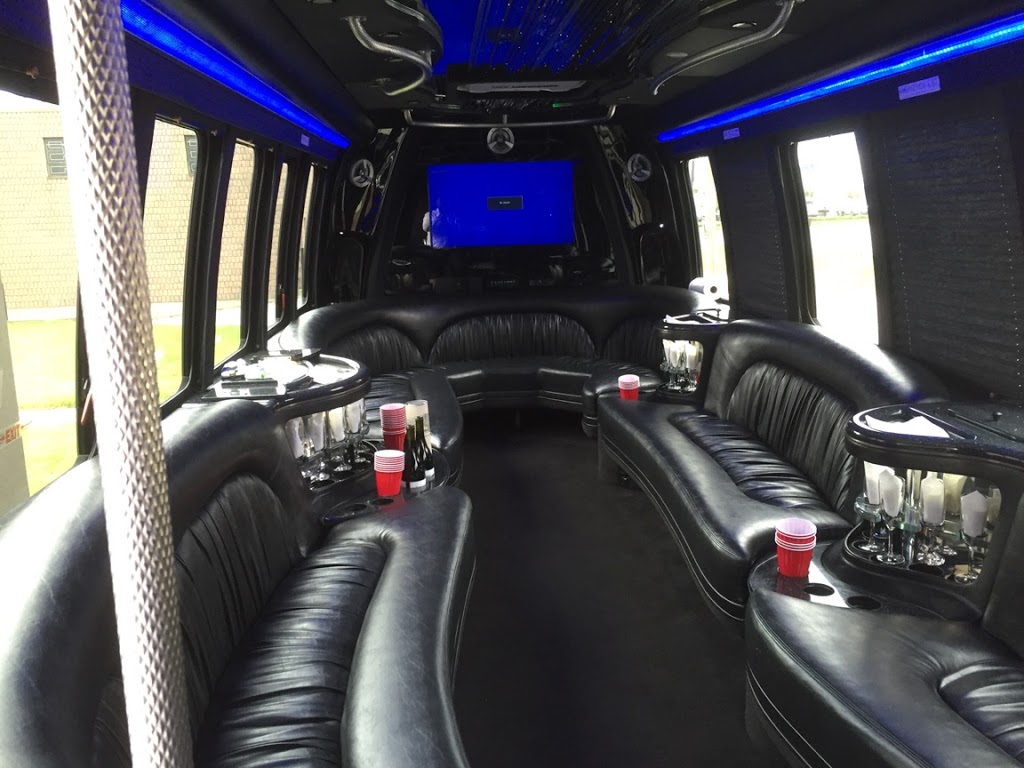 woodbridge aaayorkdale limo | 510 Rowntree Dairy Rd, Woodbridge, ON L4L 8H2, Canada | Phone: (647) 606-0172