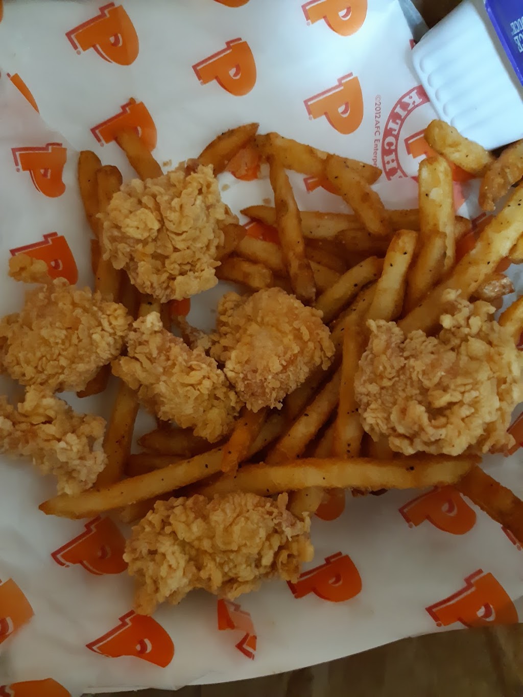 Popeyes® Louisana Kitchen | 1530 Albion Rd, Etobicoke, ON M9V 1B4, Canada | Phone: (416) 748-8302