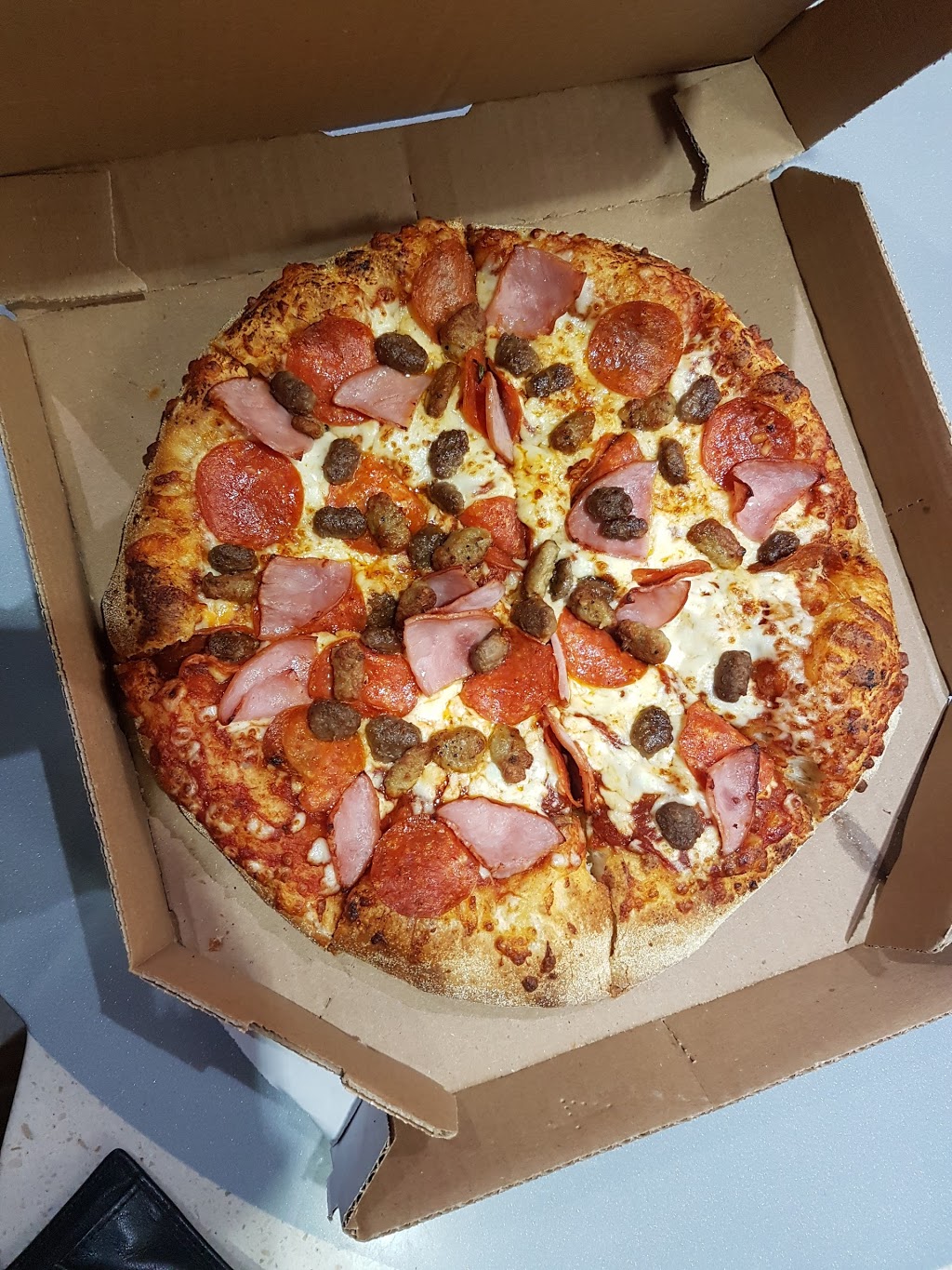 Dominos | 1906 Jane St, York, ON M9N 2T8, Canada | Phone: (647) 777-7775