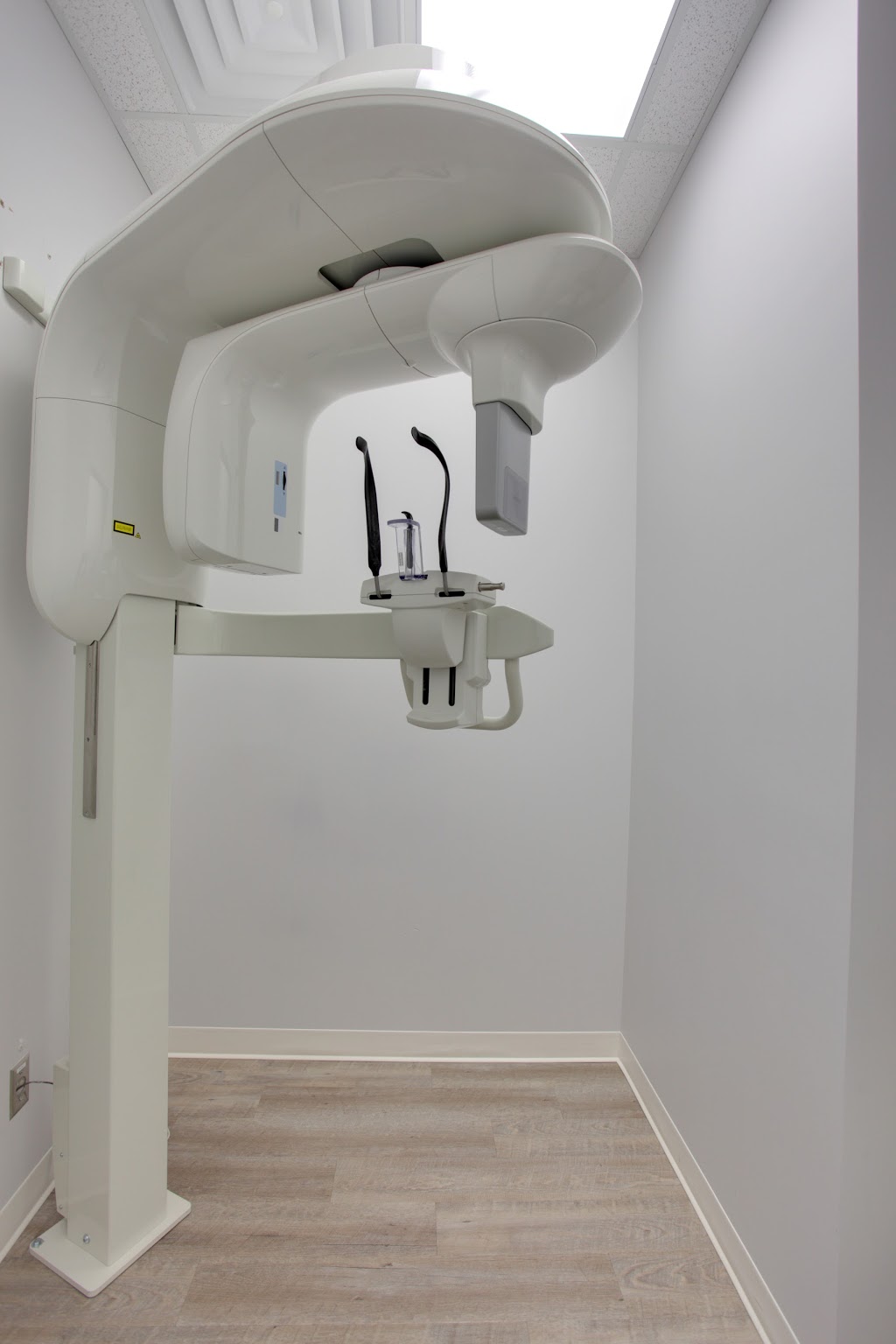 Centre Dentaire Mon dentiste à moi | 288 Boulevard DAnjou suite 320, Châteauguay, QC J6K 1C6, Canada | Phone: (450) 692-7730