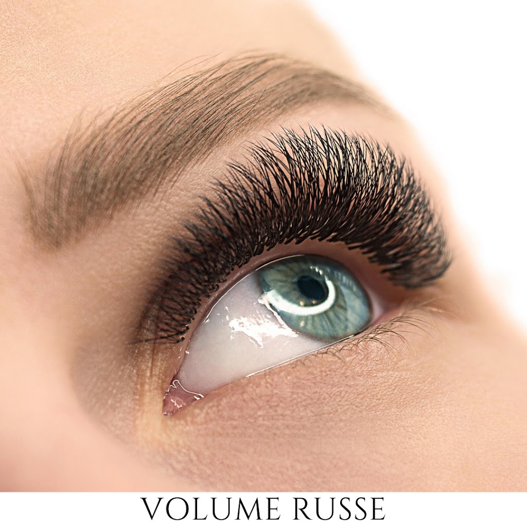 Cils Golden Eyes | 2325 Rue Brébeuf, Longueuil, QC J4J 3P9, Canada | Phone: (438) 871-5330
