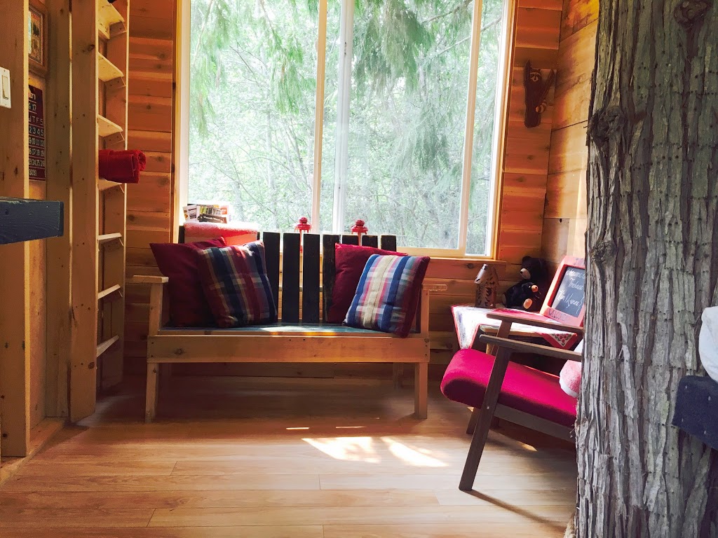 The Treehouse at J-heart-Y B&B | 34 Twin Lakes Rd, Enderby, BC V0E 1V3, Canada | Phone: (250) 803-1755