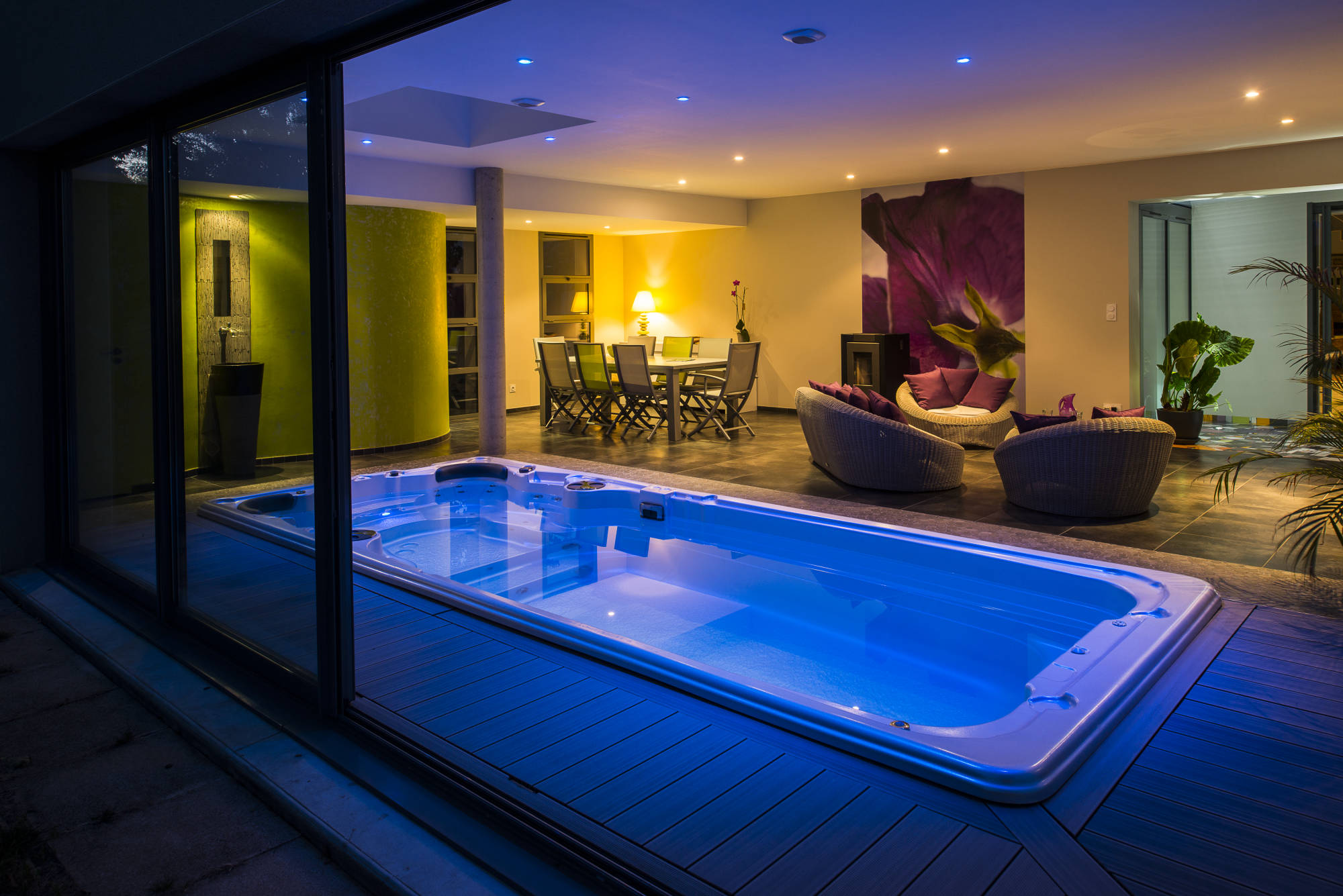 Skyview Spas & Solariums | Skyview Industries Ltd | 6721 Butler Crescent #1, Saanichton, BC V8M 1Z7, Canada | Phone: (250) 652-0888