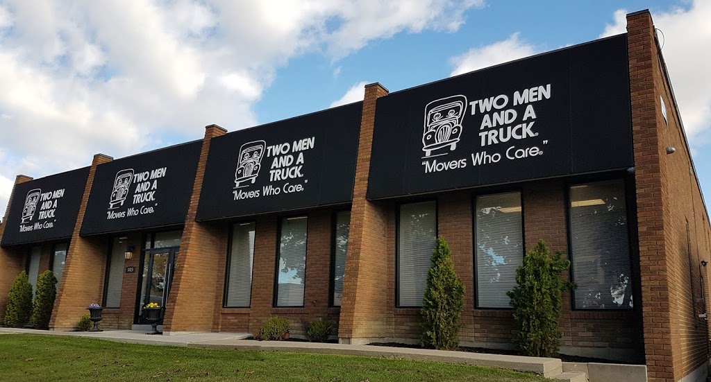 Two Men and a Truck | 5285 Creekbank Rd, Mississauga, ON L4W 1N3, Canada | Phone: (905) 581-4206