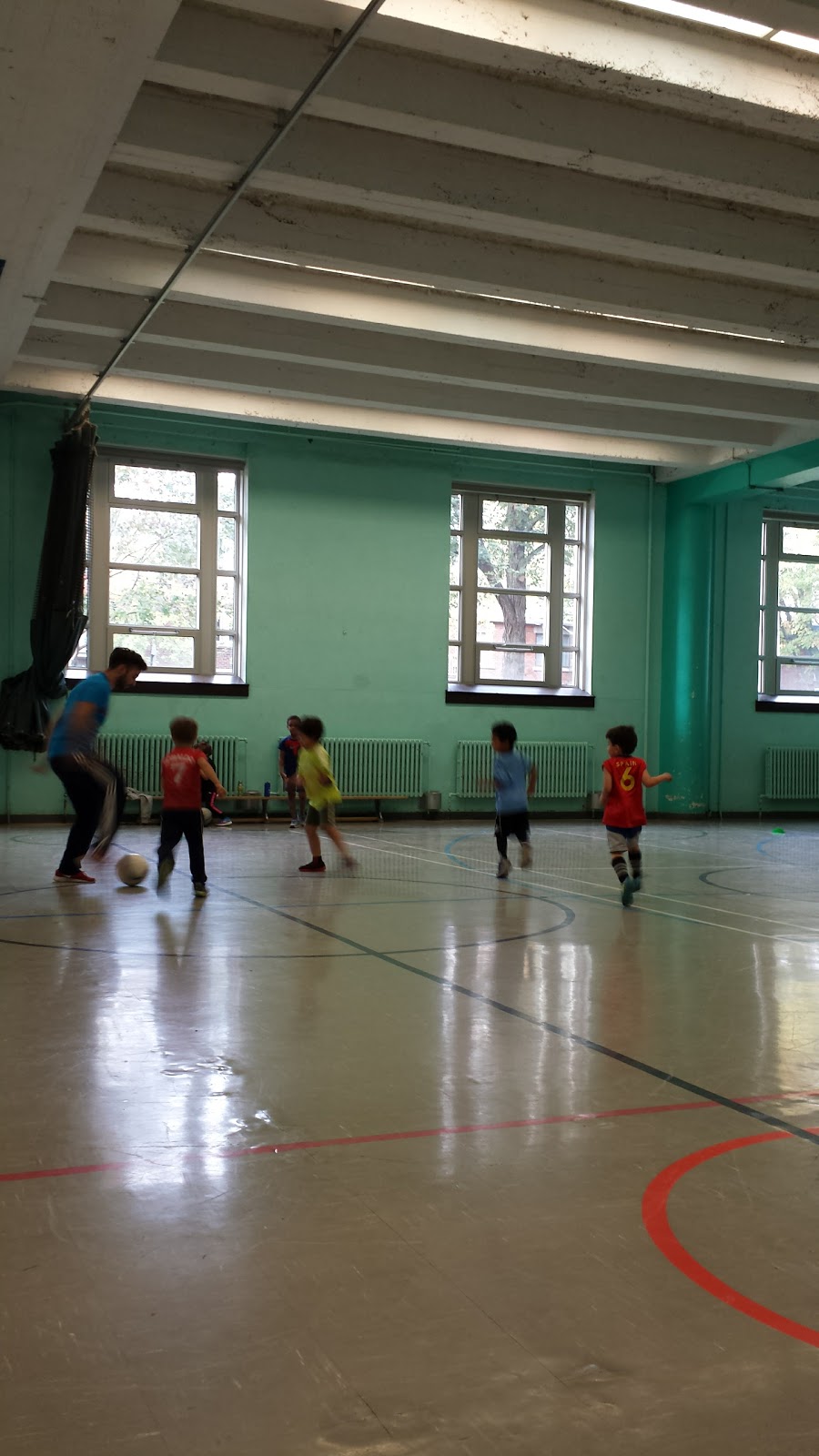 École Sainte-Bernadette-Soubirous | 6855 16e Avenue, Montréal, QC H1X 2T5, Canada | Phone: (514) 596-4166