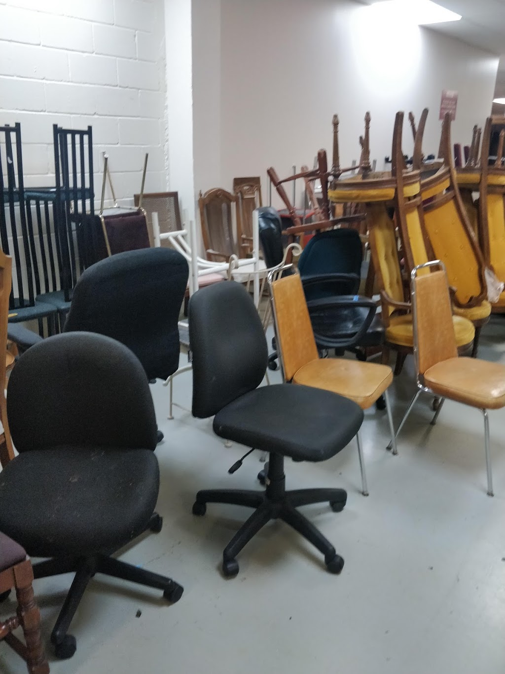 JRCC Furniture Depot | 1416 Centre St Unit 6, Thornhill, ON L4J 8A1, Canada | Phone: (416) 222-7105