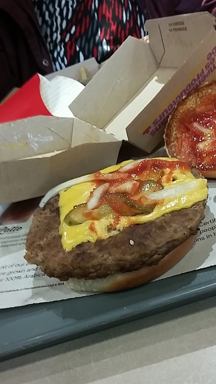 McDonalds | 77 Queensway East, Simcoe, ON N3Y 4M5, Canada | Phone: (519) 426-8085