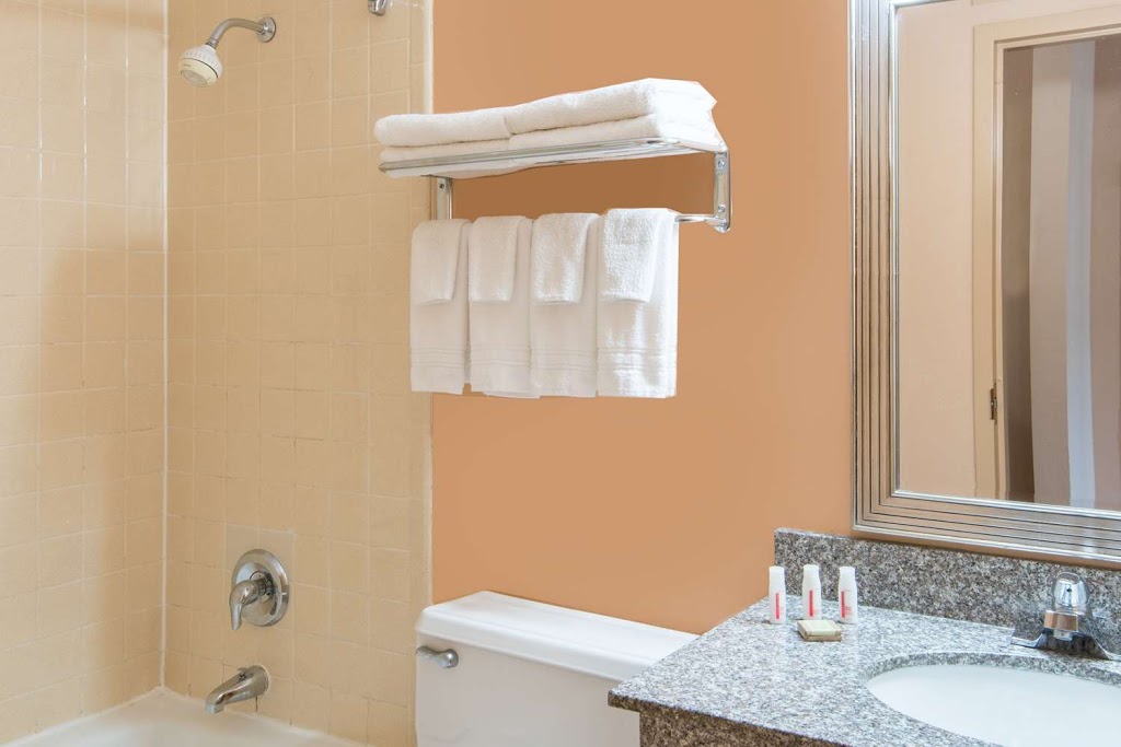 Super 8 by Wyndham Hamburg | 5442 Camp Rd, Hamburg, NY 14075, USA | Phone: (716) 276-0917