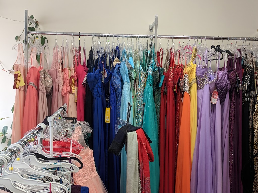 Lucys Boutique and Alterations | 276 Kerr St, Oakville, ON L6K 3B3, Canada | Phone: (905) 842-9436