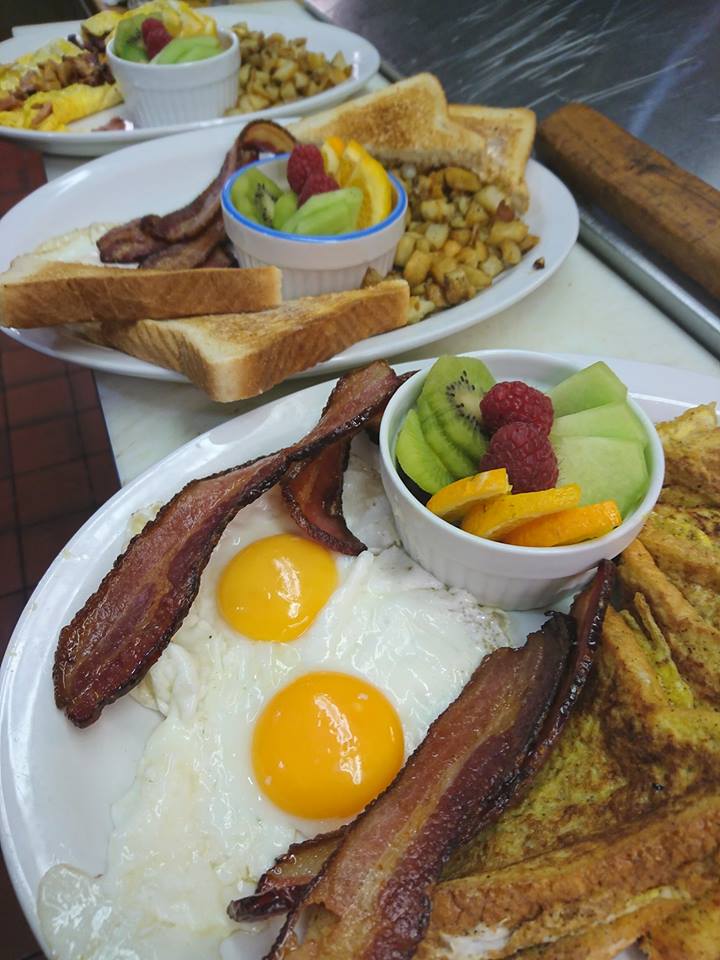 Blue Marlin Inn | 5022 Johnston Rd, Port Alberni, BC V9Y 5L7, Canada | Phone: (778) 421-3022