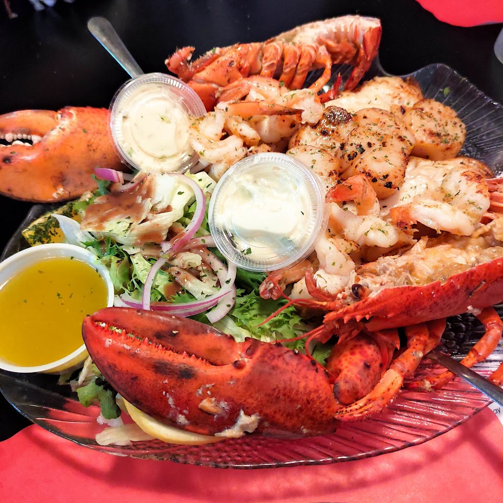 Au Boucaneux | 210 Rue Mackay, Rivière-du-Loup, QC G5R 6A4, Canada | Phone: (418) 867-4733