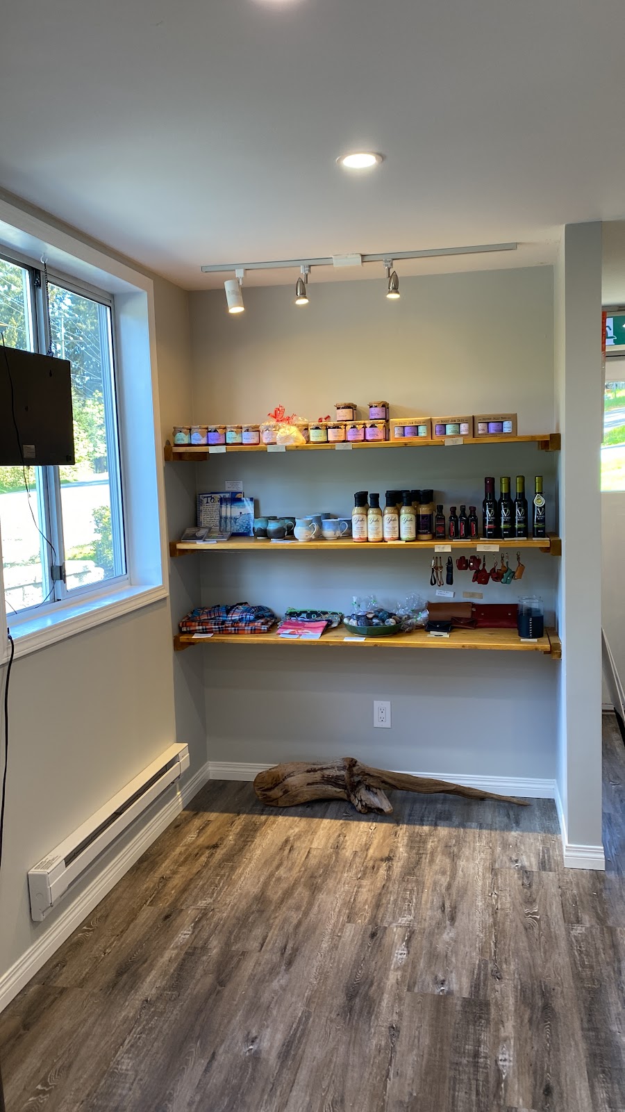 Market 1750 | 1750 Shawnigan Lake-Mill Bay Rd, Shawnigan Lake, BC V0R 2W0, Canada | Phone: (236) 508-1750