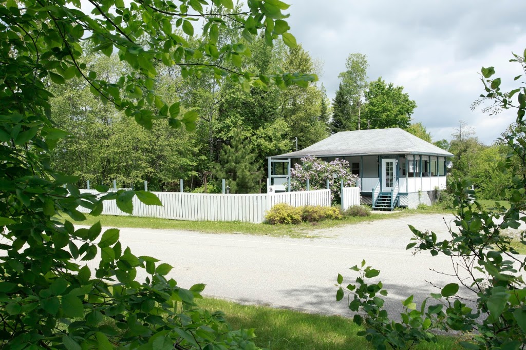 Mésange des Buissons | 36B Chemin Gosford, Bishopton, QC J0B 1G0, Canada | Phone: (819) 574-3398