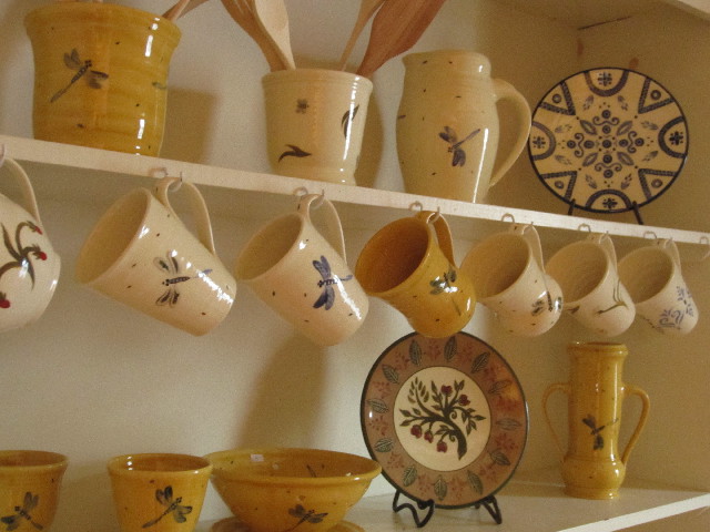 Poterie McNeil | 2594 Rue Principale O, Magog, QC J1X 0J2, Canada | Phone: (819) 349-1818