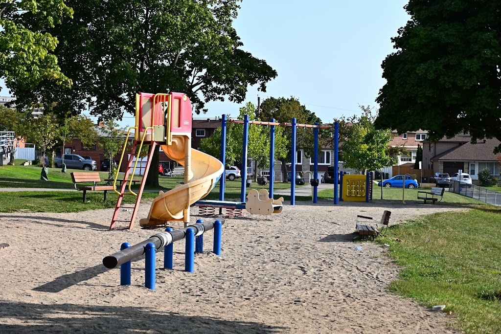 Grandravine Community Recreation Centre | 23 Grandravine Dr, North York, ON M3N 1J4, Canada | Phone: (416) 395-6171