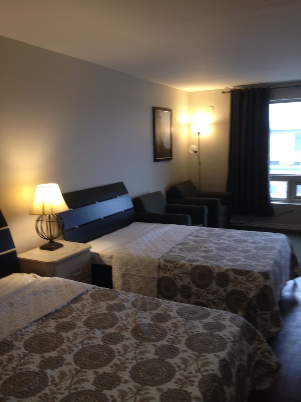 Towne & Country Motel Windsor | 2883 Howard Ave, Windsor, ON N8X 3Y4, Canada | Phone: (519) 969-9120