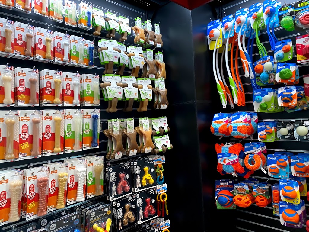 Pitou Minou & Compagnons Global / Global PetFood | 3 Boulevard de Sardaigne, Candiac, QC J5R 0A1, Canada | Phone: (450) 241-6330