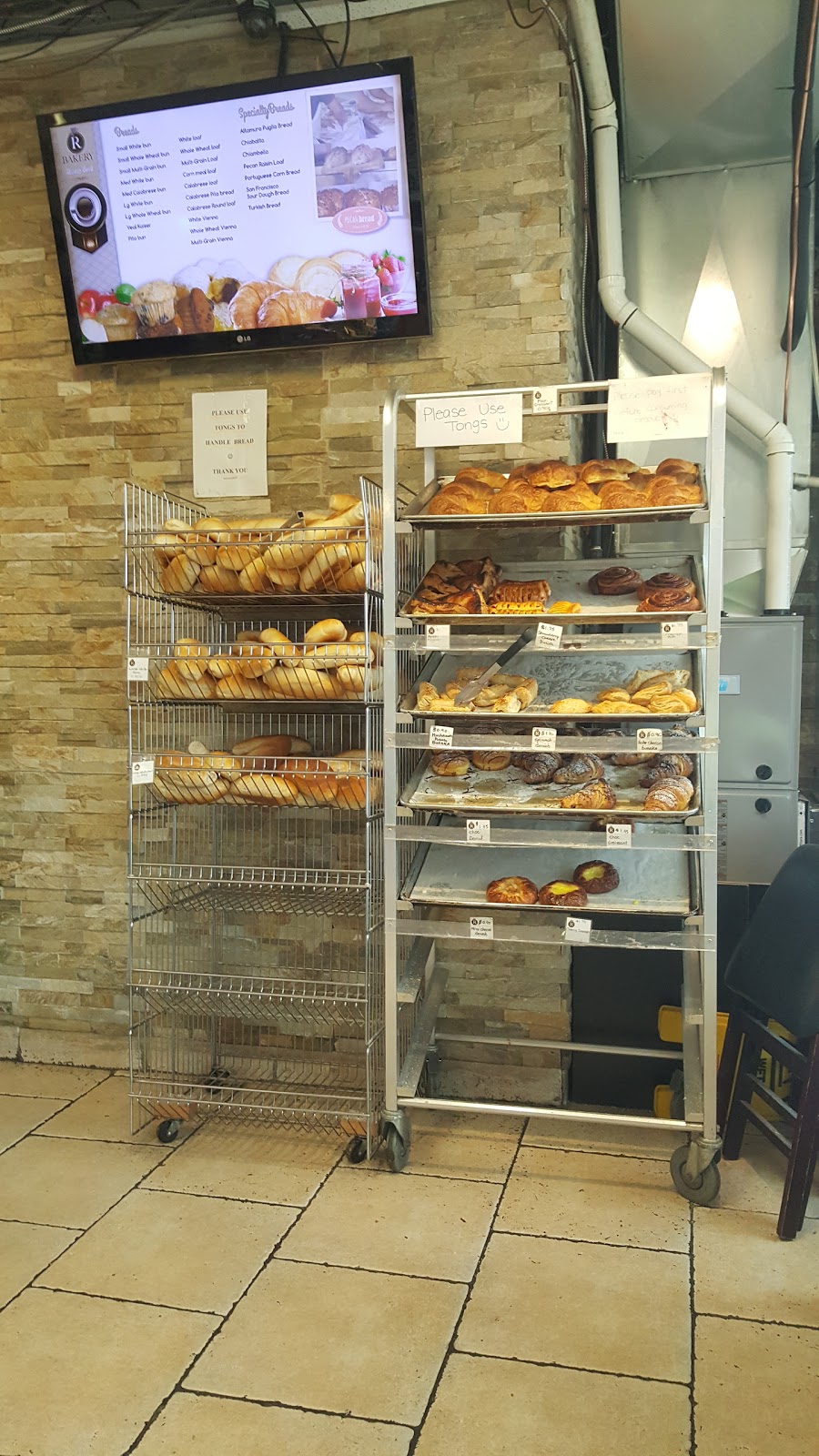 R Bakery Cafe | 326 Marlee Ave, North York, ON M6B 3H8, Canada | Phone: (416) 785-0002